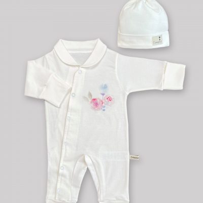 ست سرهمی و کلاه سفید (با استیکر طرح کاملیا کد2)