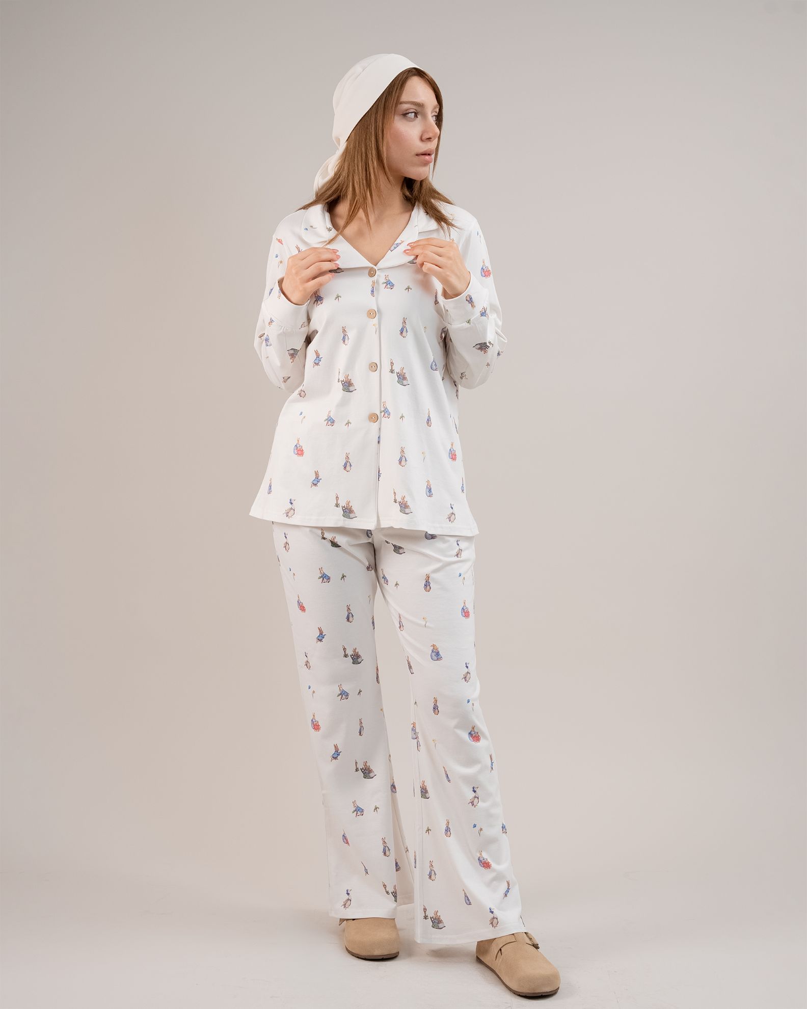 ست بلوز و شلوار طرح پیتر ربیت ست بلوز و شلوار طرح پیتر ربیت